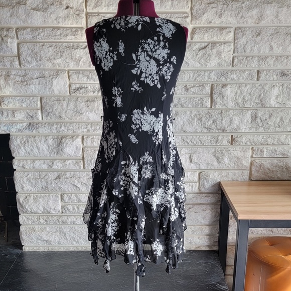 Jessica Howard Floral Dress - Picture 2 of 4